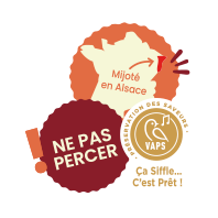 Création graphique de labels présents sur le packaging produit Traiteur Schneider : "mijotés en Alsace", "ne pas percer", "ça siffle, c'est prêt !" 